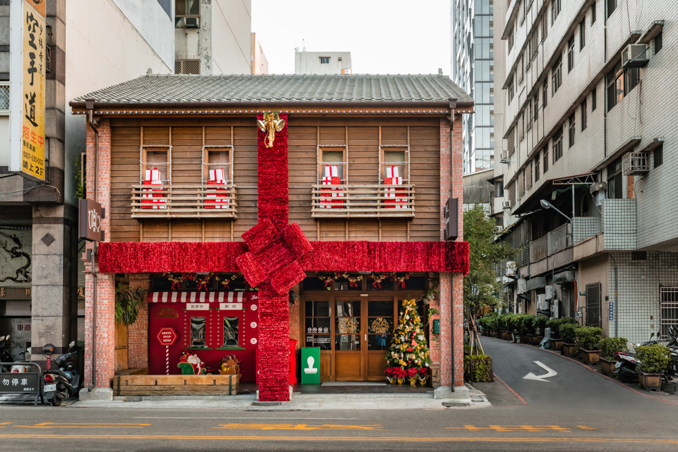 台中,空間攝影,室內設計拍攝,完工拍攝,室內拍照,居家空間,住宅空間,商業空間,建築外觀,燈光設計拍攝,攝影推薦,專業攝影,平面拍攝,攝影報價,室內設計拍攝,三川二目,瓦庫燒肉聖誕佈置